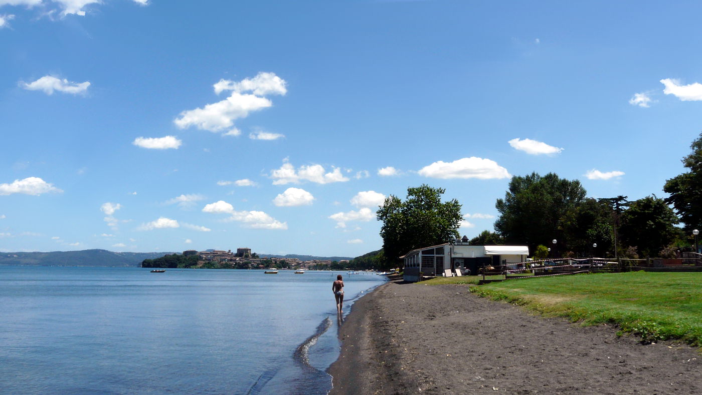 Am Strand von Capodimonte